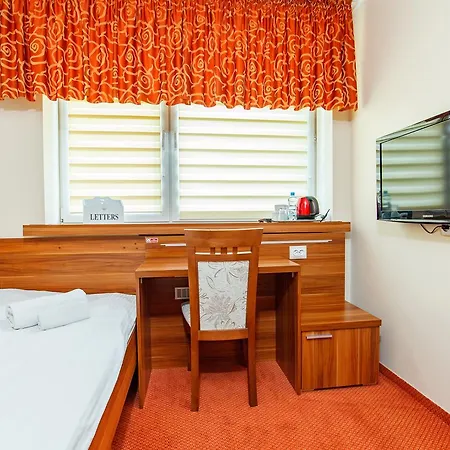 Hotel Hotel-24