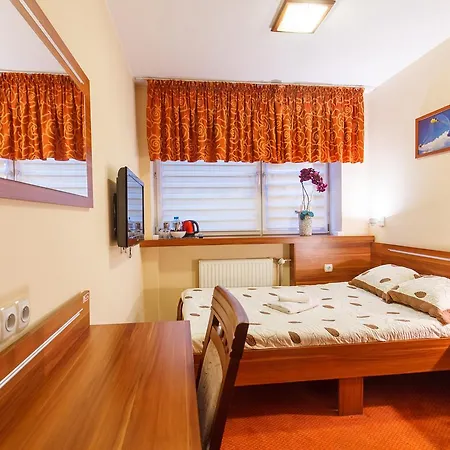 Hotel-24 Ξενοδοχείο 2*